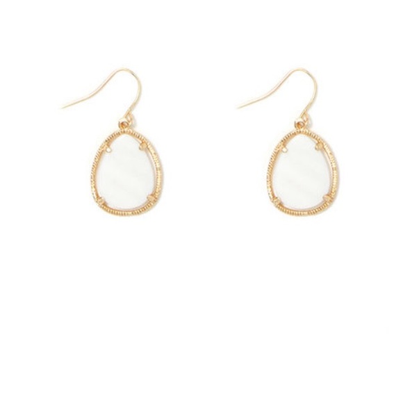 New*Charming Charlie*Gold Necklace and Earring Set - Picture 2 of 3